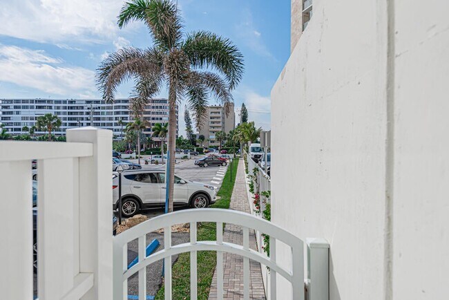 Building Photo - 3581 S Ocean Blvd