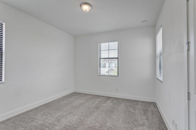 Building Photo - 1205 Faulkner Ter