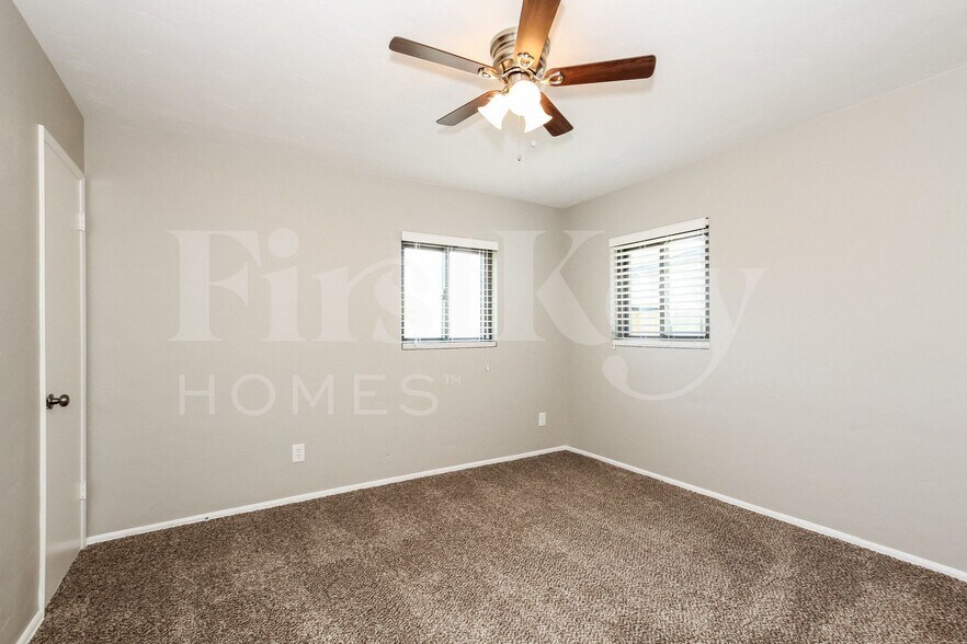 Building Photo - 2311 W Maryland Ave