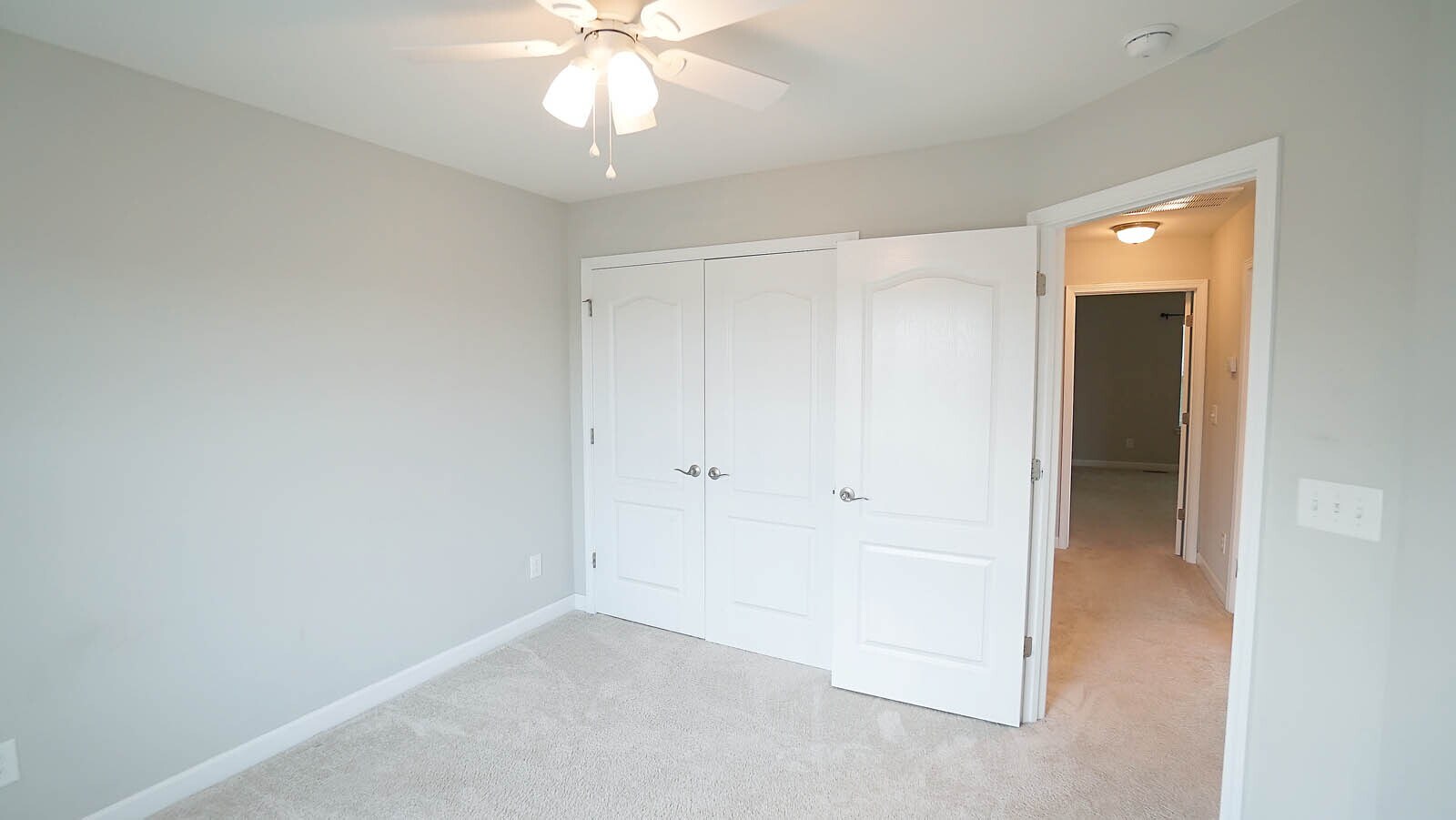 Bedroom #3 with closets - 1207 Heritage Links Dr