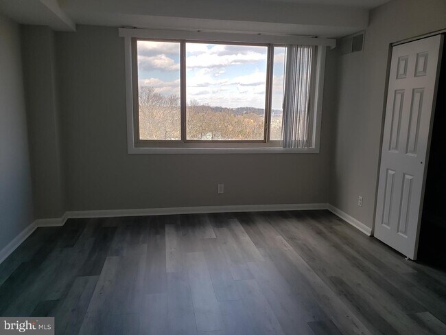 Building Photo - 4410 Oglethorpe St