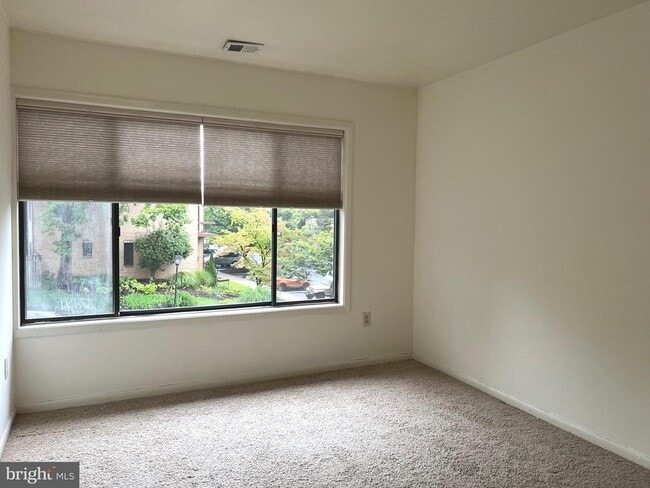 Building Photo - 8729 Sheridan Farms Ct