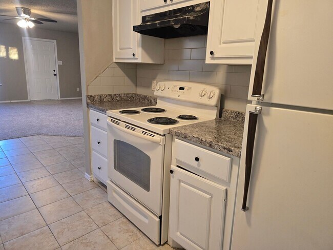 Building Photo - Updated and available now!