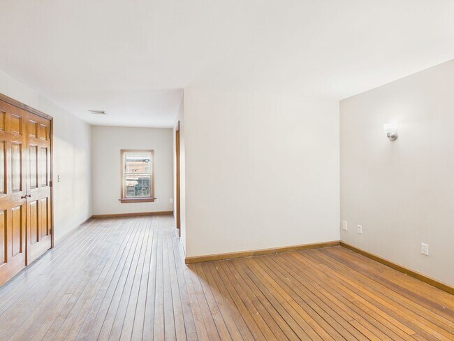 Building Photo - 1416 Lawton St