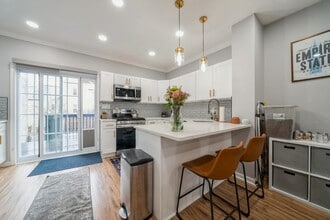 Building Photo - 318 2nd St