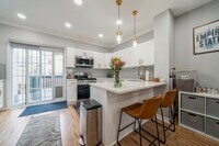 Building Photo - 318 2nd St