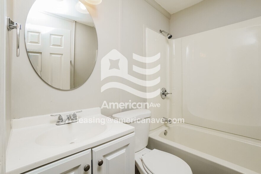 Building Photo - 2721 Algonquin Pkwy