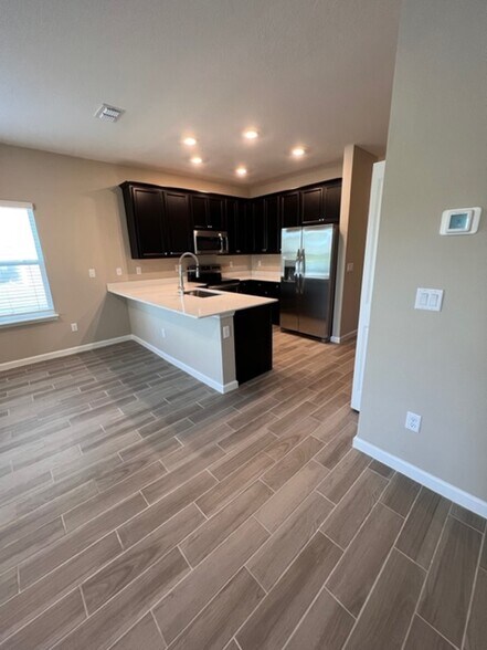 Building Photo - 2614 Sandy Dune Dr