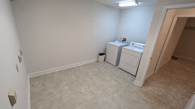 Building Photo - Stylish, Move-In-Ready Home with Designer ...