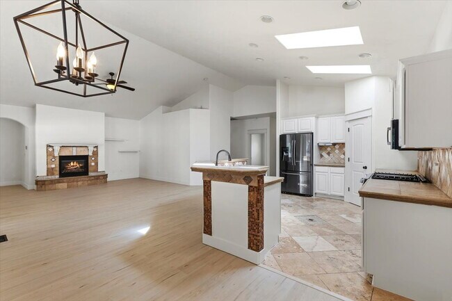 Building Photo - Fantastic 3-bed, 2.5 bath single level home near Downtown Star