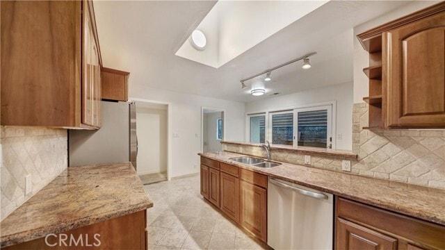 Building Photo - 726 Kendall Dr