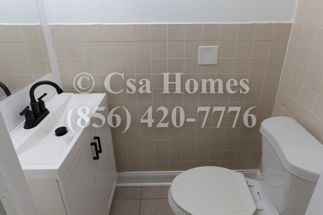 Building Photo - Newly Renovated 3 Bed, 1.5 Bath in Fairview!