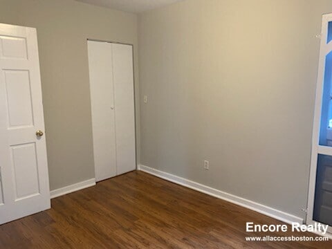 Building Photo - 224 Hanover St