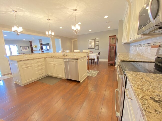 Building Photo - 6387 Paint Dr