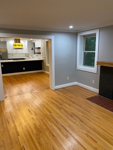 Building Photo - 209 43rd St S