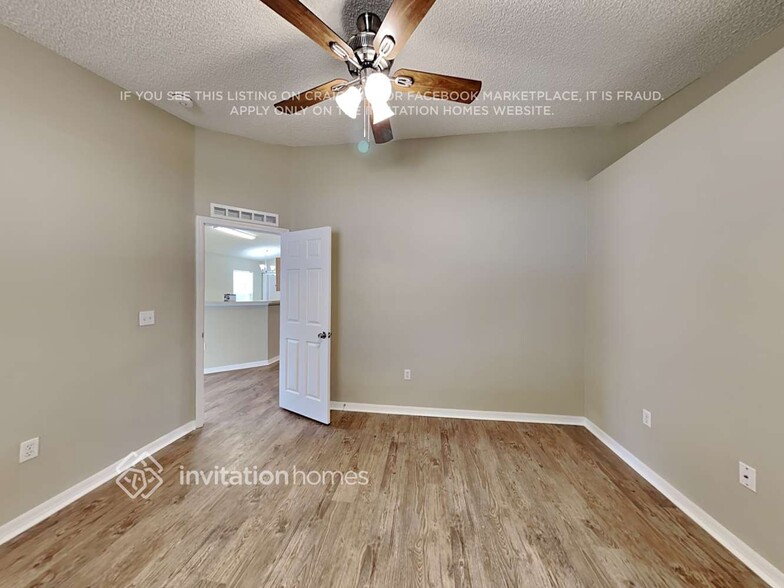 Building Photo - 5602 Oakwood Knoll Dr
