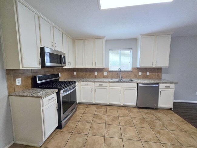 Building Photo - 1423 Stone Bluff Dr