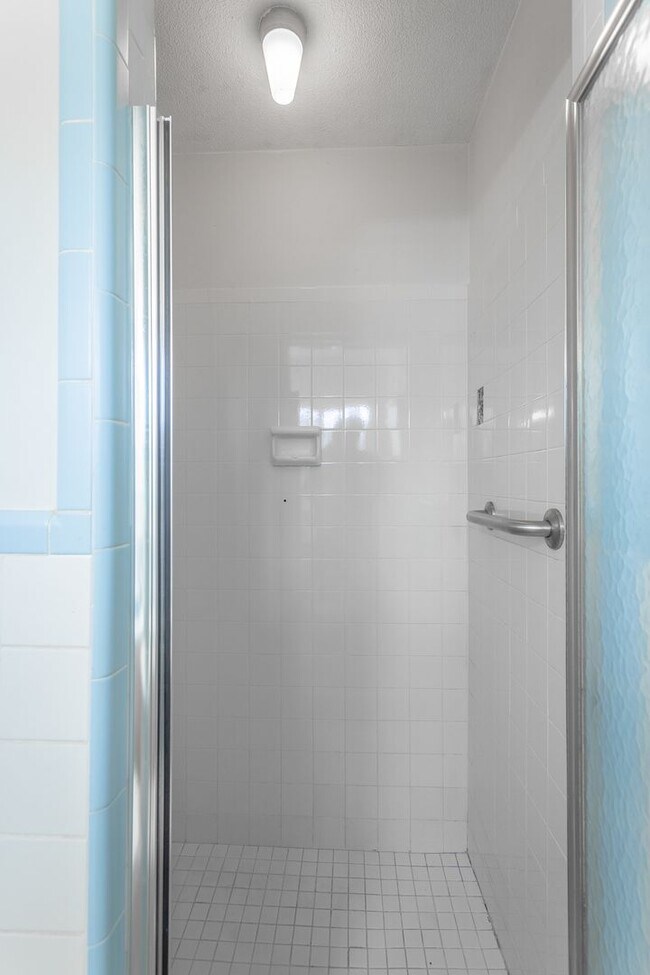 Building Photo - 3 Bedroom · 2 Bath Home in East Brainerd N...