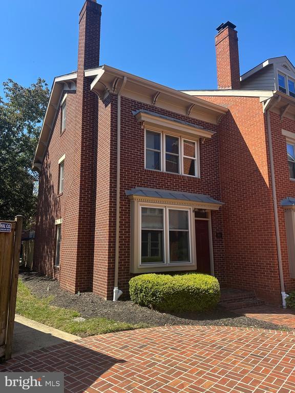 Building Photo - 560 Colecroft Ct