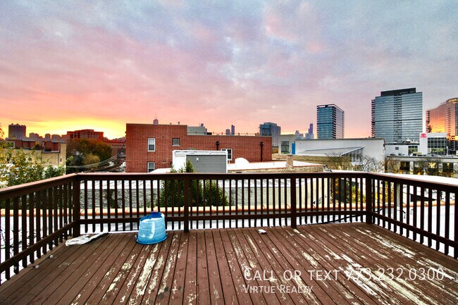 Building Photo - 1645 N Clybourn Ave