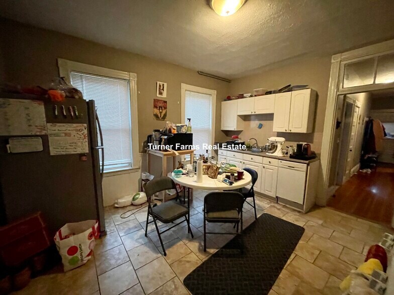 Building Photo - 12 Bucknam St