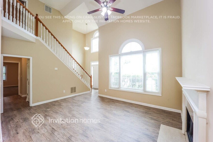 Building Photo - 3007 Andora Dr SW
