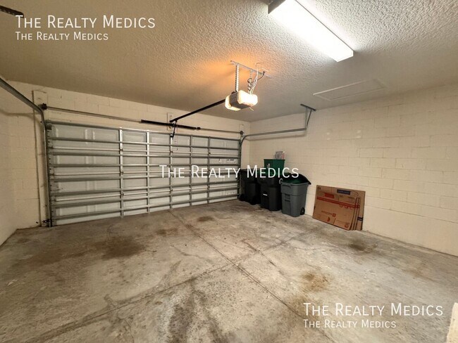 Building Photo - 1375 Painted Bunting Ave