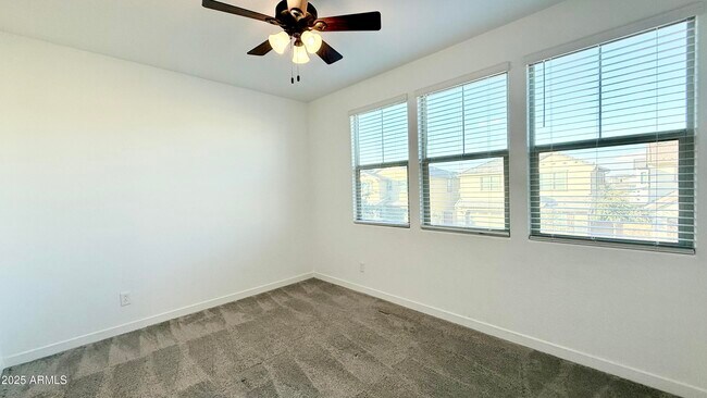 Building Photo - 1151 E Armstrong Wy