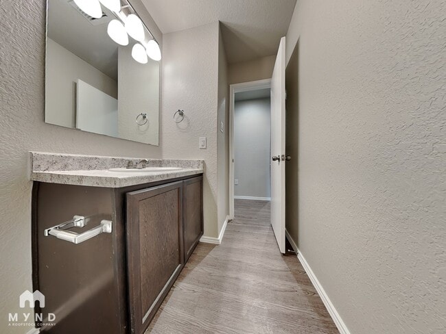 Building Photo - 9437 Apple Ridge Ln