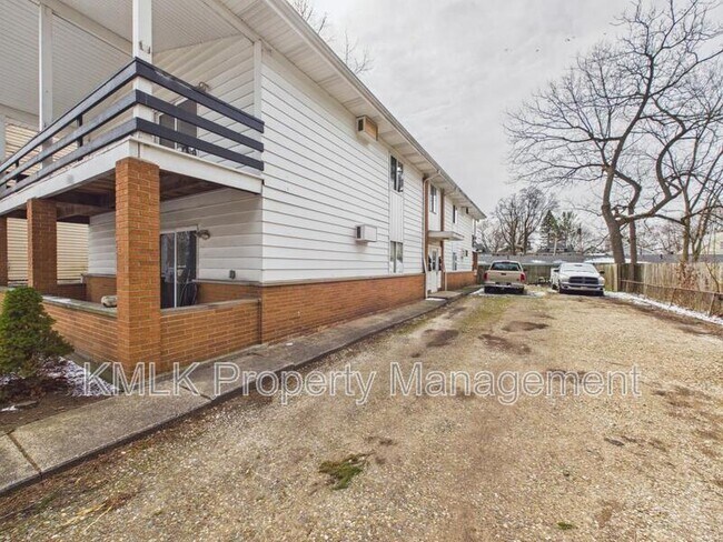 Building Photo - 22 W York St