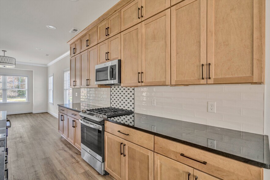 Building Photo - 3404 Avenham Ave SW