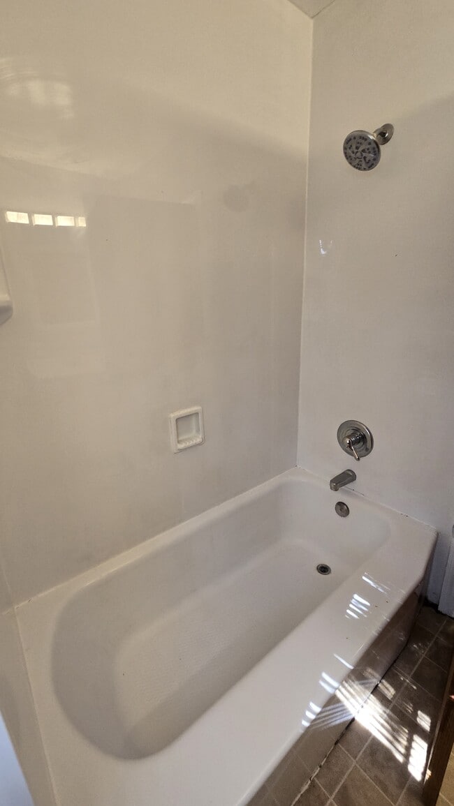 Building Photo - 3109 Beecher Rd