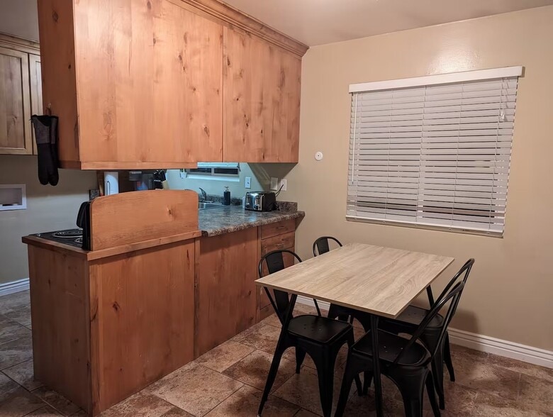 Building Photo - 569 Tiffany Town Dr
