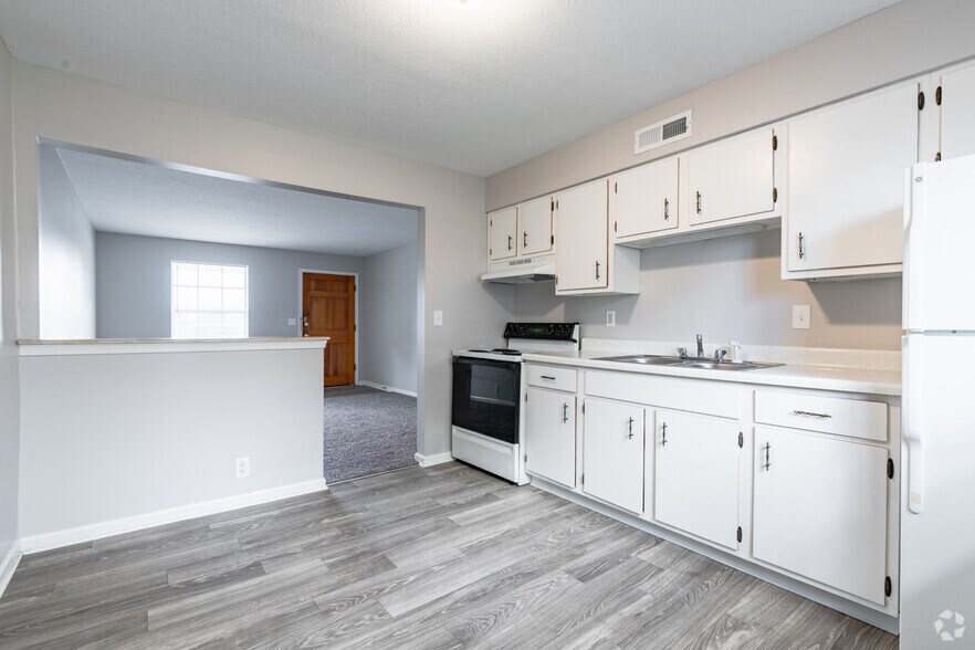 Primary Photo - Miller Manor Apartments