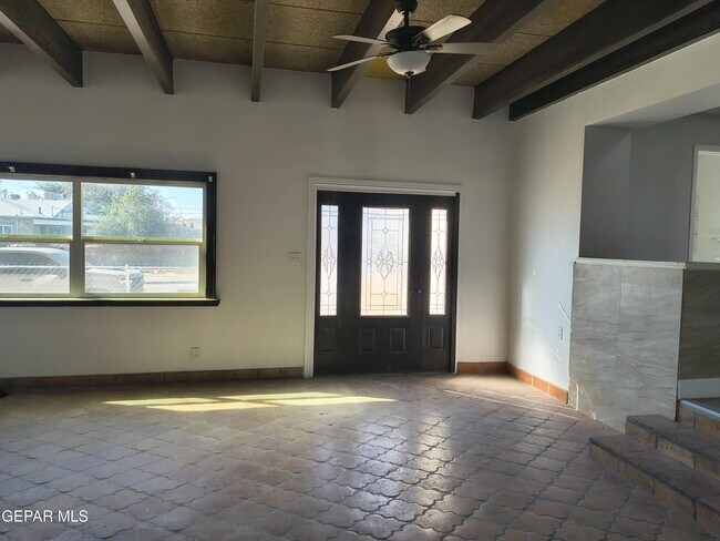 Building Photo - 714 N San Marcial St