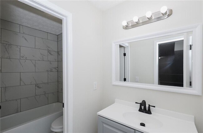 Building Photo - 5343 Ridgemere Ct