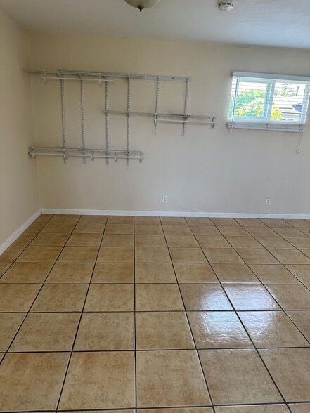 Building Photo - 10640 Gridley Rd