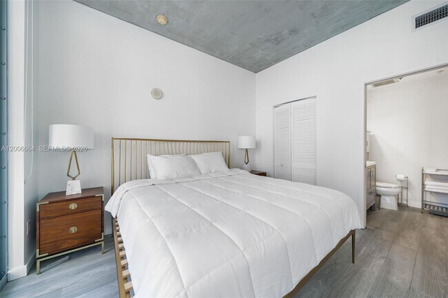 Building Photo - 3470 E Coast Ave