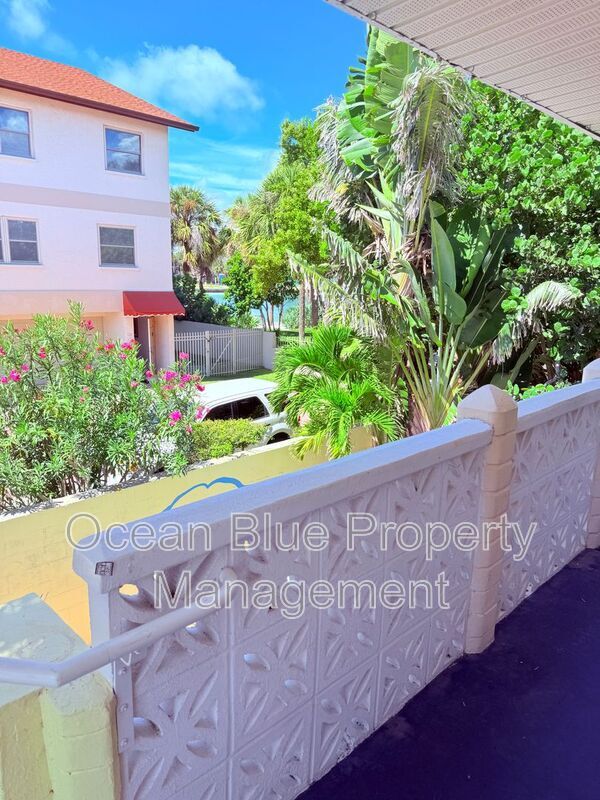 Building Photo - 664 76th Ave
