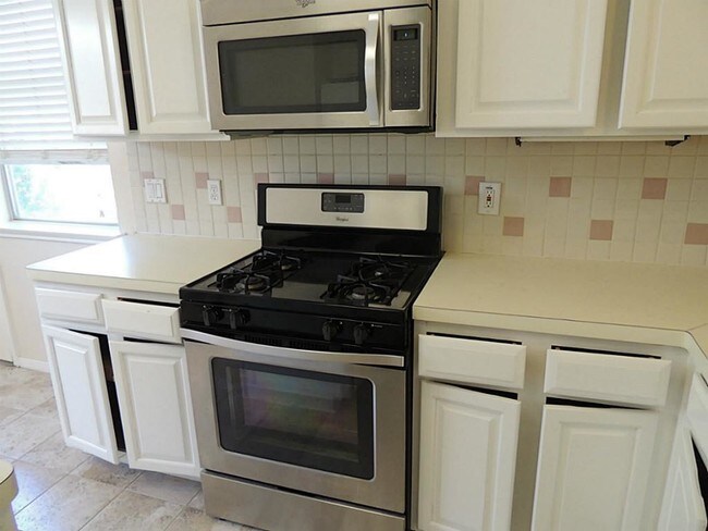 Building Photo - 3610 Wild Berry Ct