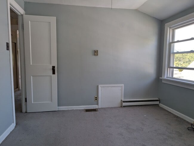 Building Photo - 1257 W Clifton Blvd