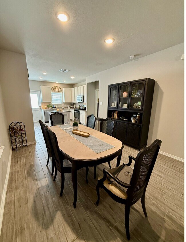 Building Photo - 834 Redinger Ridge Dr