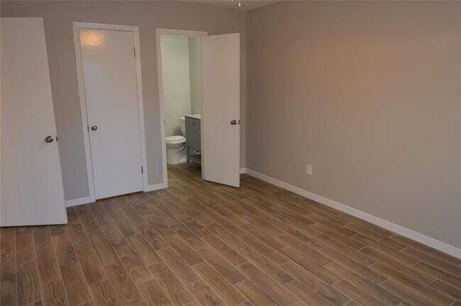 Building Photo - 8941 Gaylord Dr