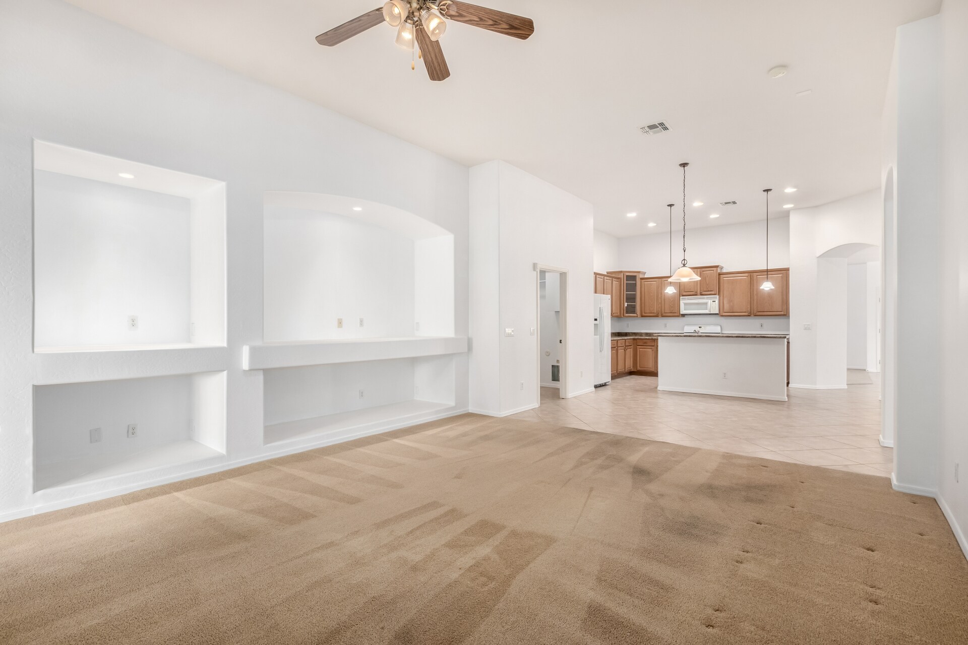 Building Photo - 7402 N 88th Ln