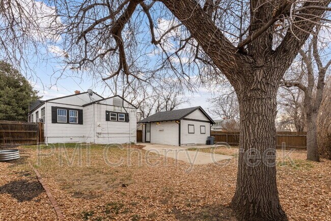 Building Photo - 3195 Fenton St