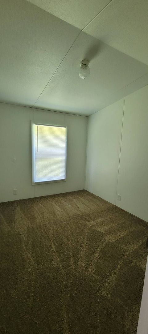 Building Photo - Ready to Move in