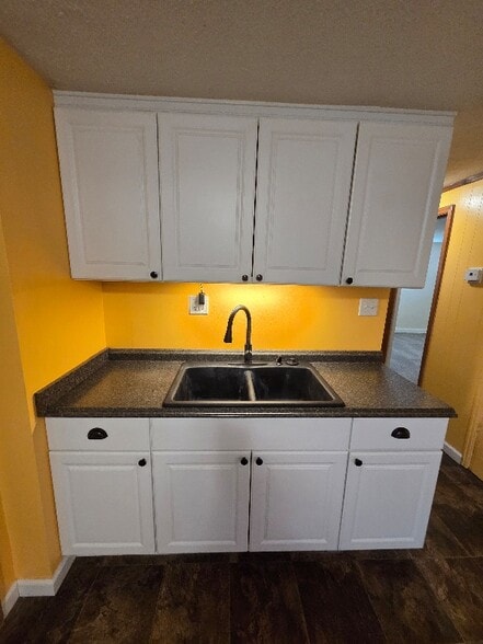 Building Photo - 1955 Hopkins Ave