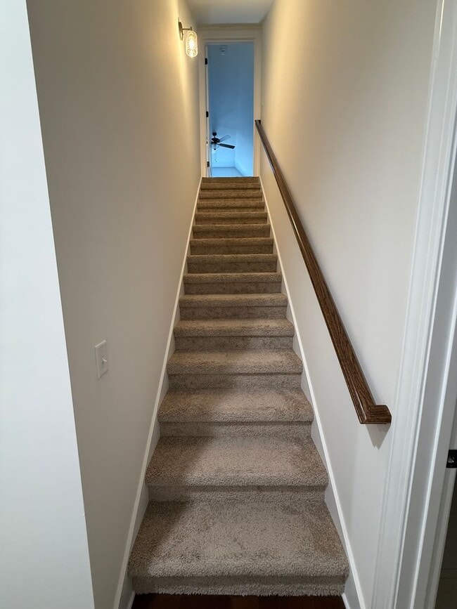 Building Photo - Townhouse for Rent in Hixson