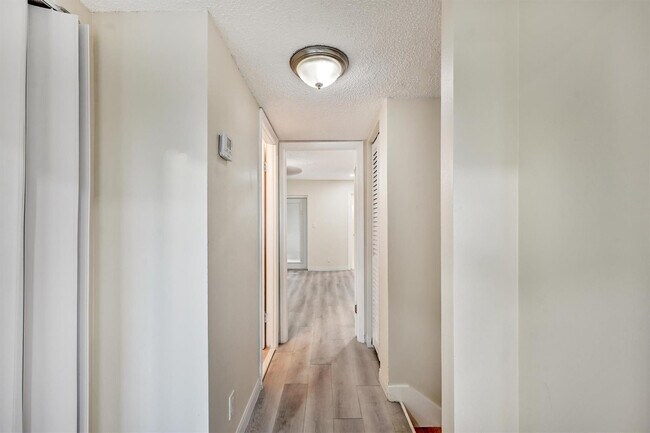 Building Photo - 3336 Quail Close