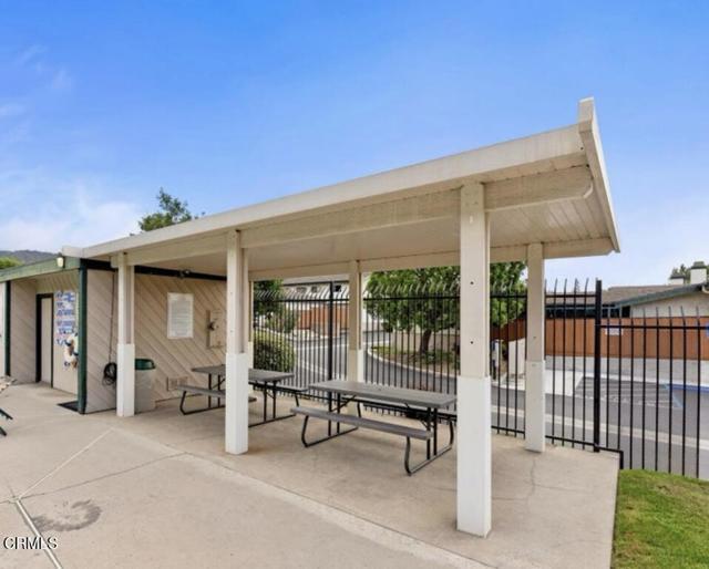 Building Photo - 1032 Royal Oaks Dr